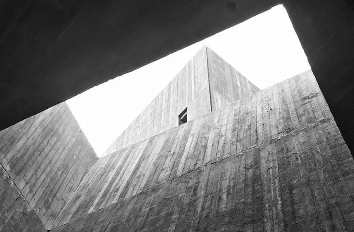 Ocho Quebradas house, Los Vilos, Chile, designed by Alejandro Aravena (ELEMENTAL), 2018