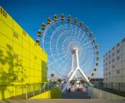 Wuhan Ski Resort - outdoors, right next to the lake, there is a network of sports facilities and an amusement park 