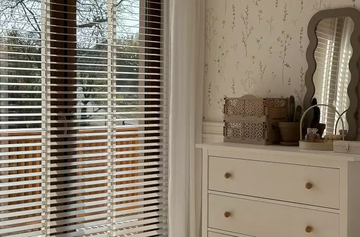 Kolekcja Basswood 50 mm pearl white