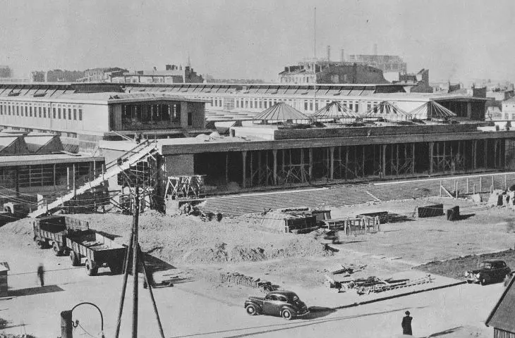 Construction of the Polish Word House in Warsaw, 1950.