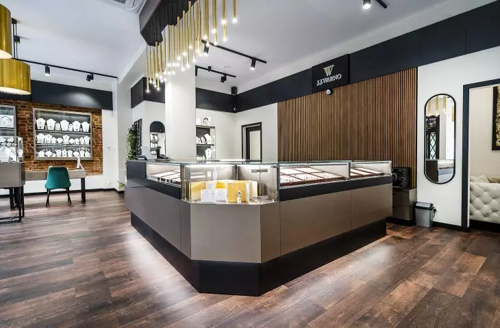 J.J. Warno Jeweler; photo by Jarek Poliwko