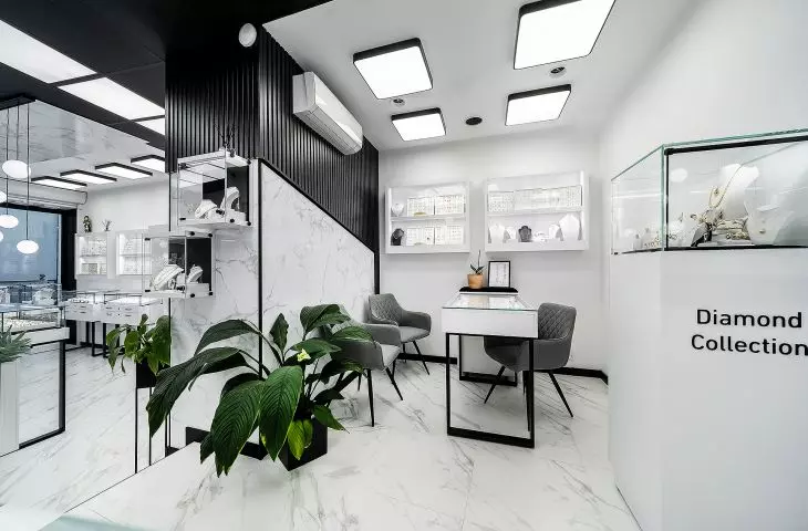 SILVER & GOLD Jeweler; photo by Jarek Poliwko