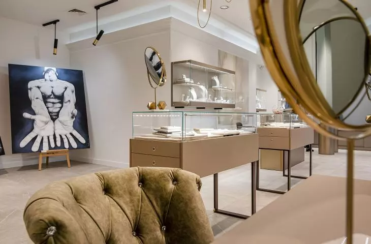 Lile Jewelry Boutique; photo by Jarek Poliwko