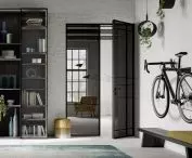 Drzwi Swing Door Slim mogą mieć dekoracyjne szprosy