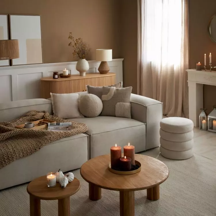 Candles and lamps with fabric lampshades will create a cozy atmosphere
