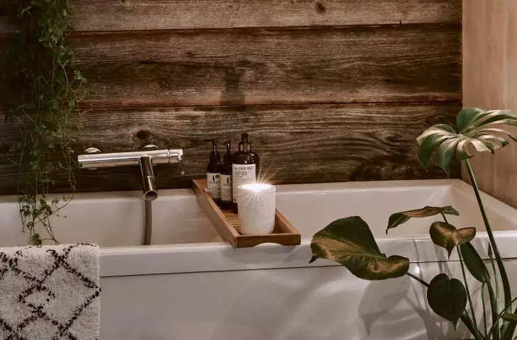 Pleasant smells and green plants will create an atmosphere conducive to relaxation