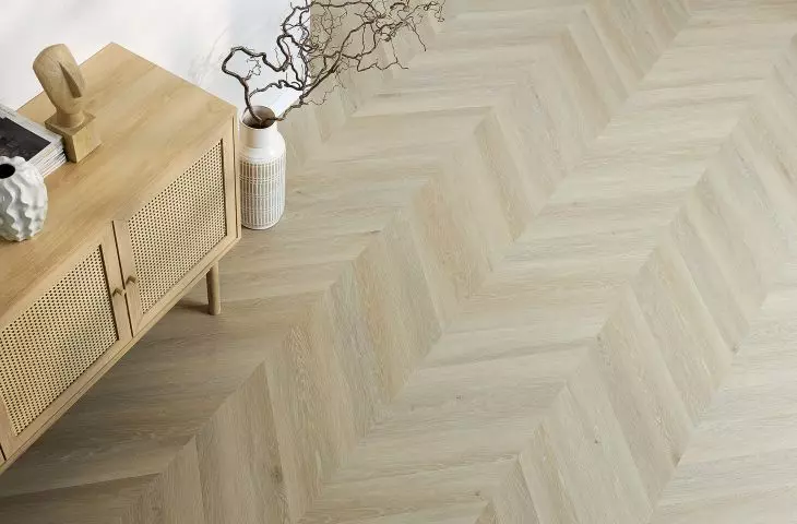 Klasyczna francuska jodełka Amaron Chevron
