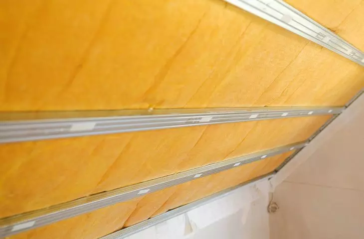 Doskonałe parametry termiczne wełny MULTIMAX 30 PRO pozwalają na zastosowanie mniejszej grubości izolacji, co jest szczególnie ważne przy ocieplaniu poddaszy