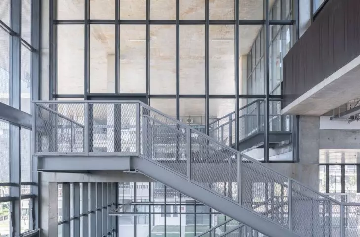 Centrum Wymiany Międzynarodowej Uniwersytetu Medycznego w Wenzhou – widok wnętrza centrum aktywności 