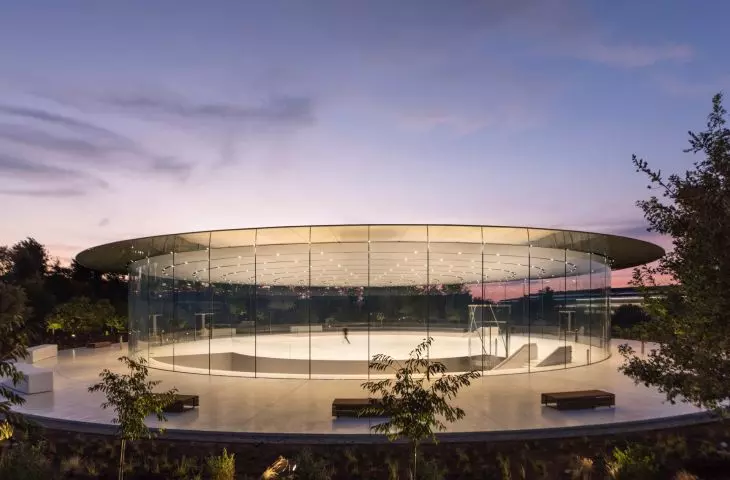 Apple Park w Cupertino w Kalifornii – bryła teatru Steve’a Jobsa