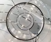 Apple Park w Cupertino w Kalifornii – wnętrze teatru Steve’a Jobsa