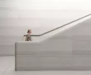 Apple Park w Cupertino w Kalifornii – minimalistyczne wnętrze teatru Steve’a Jobsa