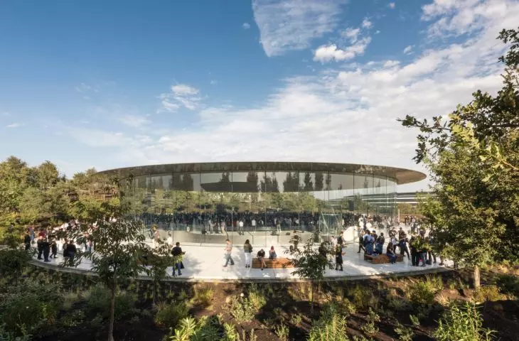 Apple Park w Cupertino w Kalifornii – teatr Steve’a Jobsa