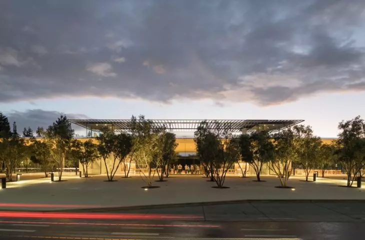 Apple Park w Cupertino w Kalifornii – centrum dla zwiedzających