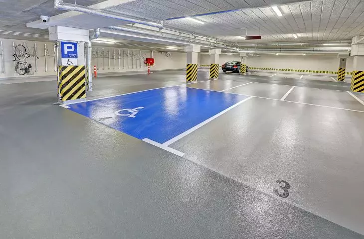 Deckshield – parkingowa posadzka poliuretanowo-kwarcowa