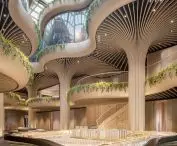 Solar Trees shopping center in Shanghai - interior view 