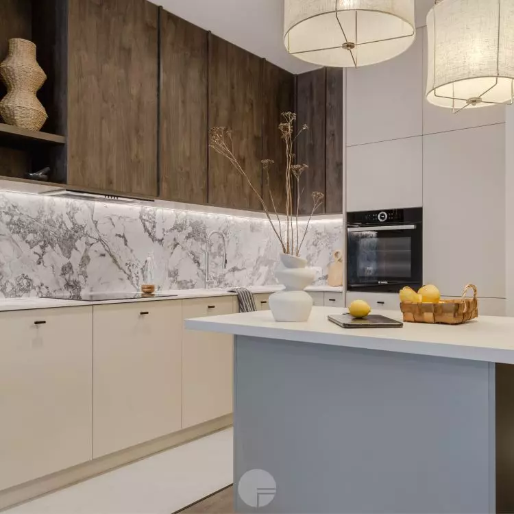 Kitchenette with marble design