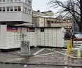 Nielegalnie ulokowany automat paczkowy w Poznaniu (2023 rok)