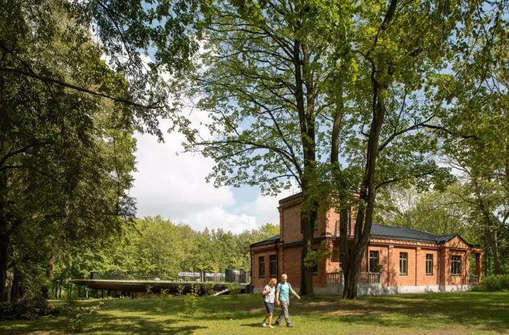 Historyczny dwór w Poniewieżu