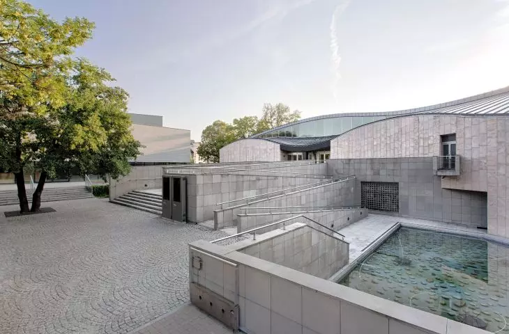 Museum of Japanese Art and Technology 