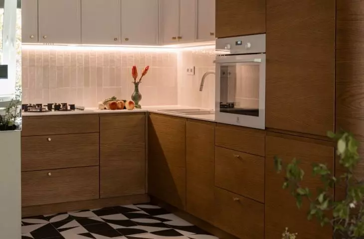The cabinet was made of oak veneer