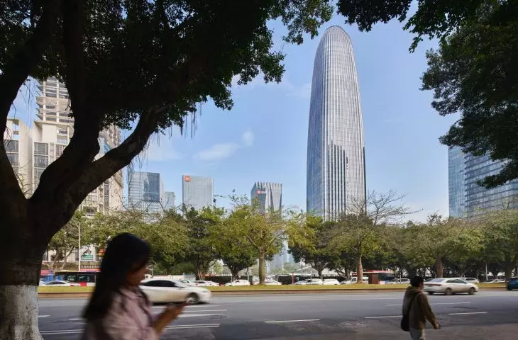 Star River Headquarters skyscraper in Guangzhou, China - pleated facades create recesses that allow flexible office space arrangements 