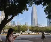Star River Headquarters skyscraper in Guangzhou, China - pleated facades create recesses that allow flexible office space arrangements 