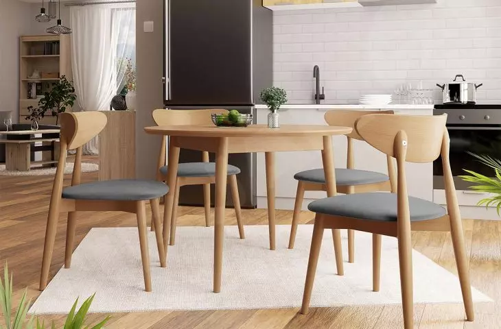 Vidariko table with Osorio chairs