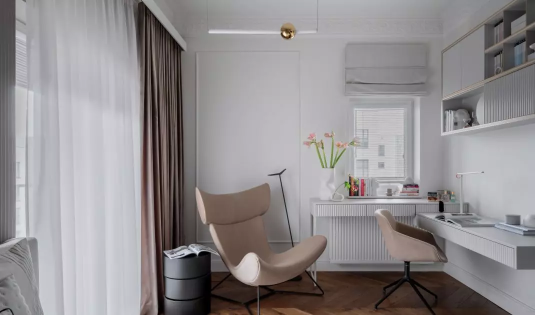Klasyczna sztukateria nawiązuje do stylu francuskich kamienic