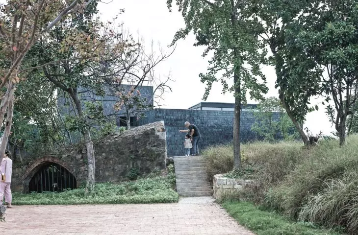 Muzeum źródeł mineralnych Zisha w dolinie Huanglong (Dingshu, Chiny) – celem projektu jest ochrona kopalni  