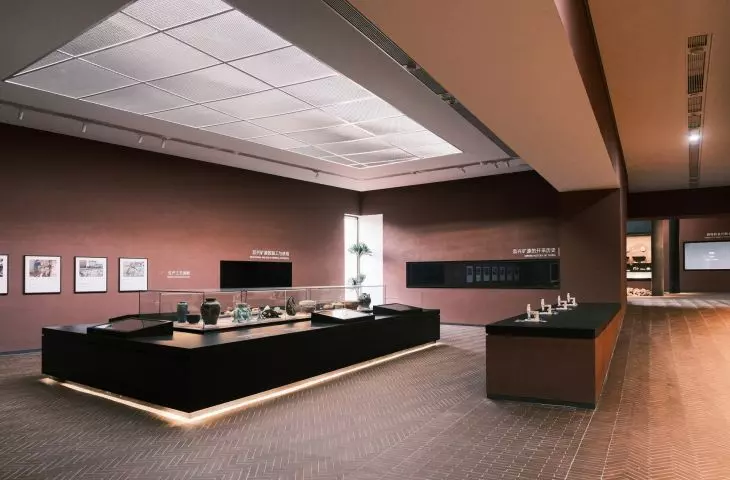 Muzeum źródeł mineralnych Zisha w dolinie Huanglong (Dingshu, Chiny) – widok wnętrza muzeum