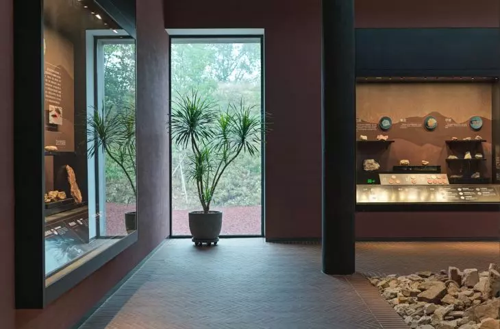 Zisha mineral springs museum in Huanglong valley (Dingshu, China) - view of the museum interior