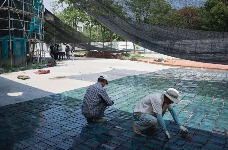 Zisha mineral springs museum in Huanglong valley (Dingshu, China) - photo during construction work 