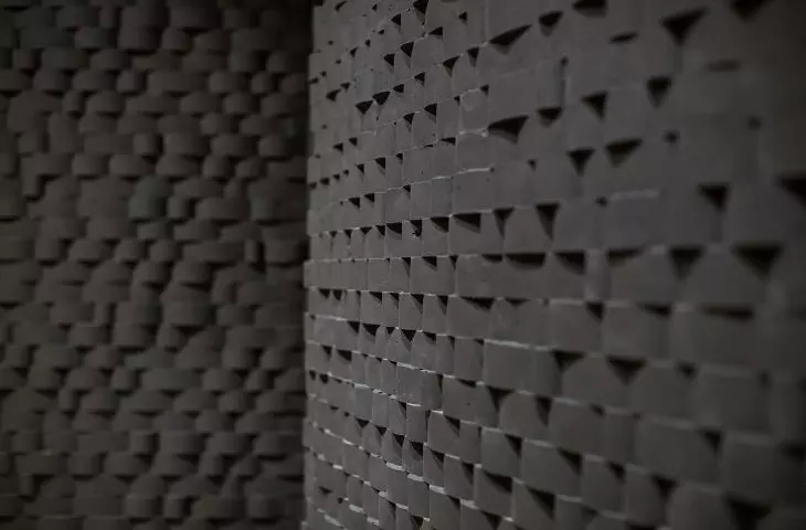 Individual structure, monolithic walls in the interiors of the Music School Complex in Warsaw, KONIORSTUDIO