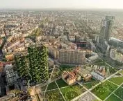 Bosco Verticale (z włoskiego 'Pionowy las' lub 'Wertykalny las') w Mediolanie – widok na wieżowce z lotu ptaka 