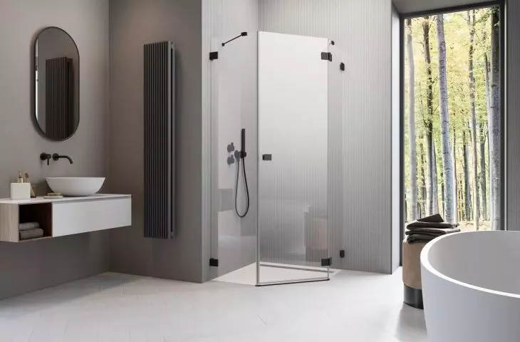 With a small space, it is worth choosing simple shower enclosures
