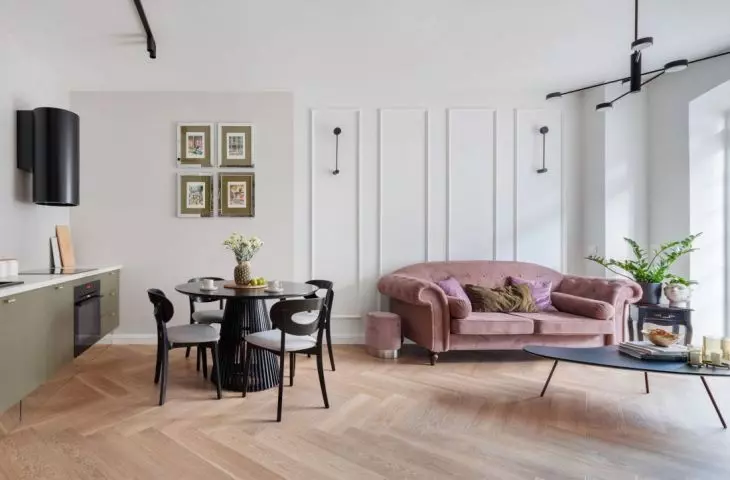 Juxtapose elements in different styles to get a unique arrangement