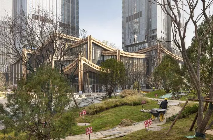 Centrum Kultury i Biznesu w Xi’an, Chiny — plac w trakcie budowy 