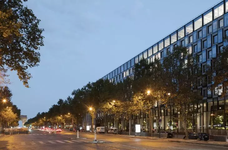 Budynek L1ve, czyli dawna siedziba główna Peugeot Citroën zlokalizowana przy Avenue de la Grande Armée w Paryżu