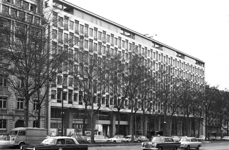 Budynek L1ve, czyli dawna siedziba główna Peugeot Citroën zlokalizowana przy Avenue de la Grande Armée w Paryżu