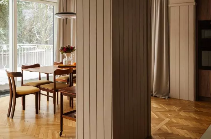 The architect managed to restore the original paneling
