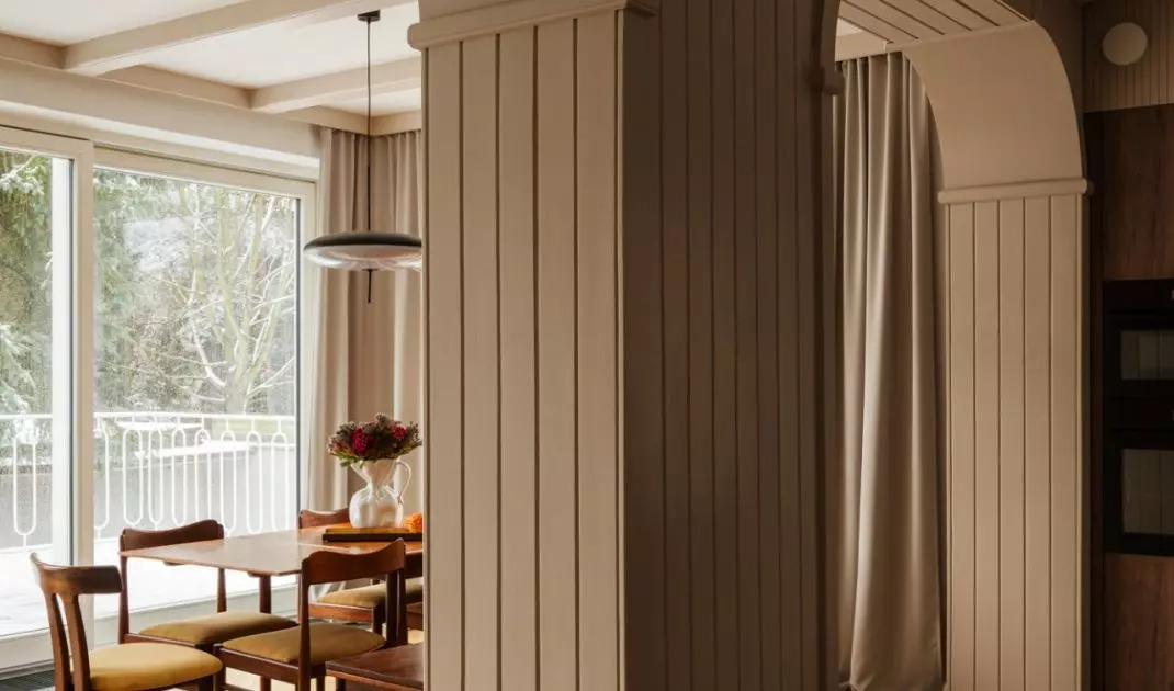 The architect managed to restore the original paneling