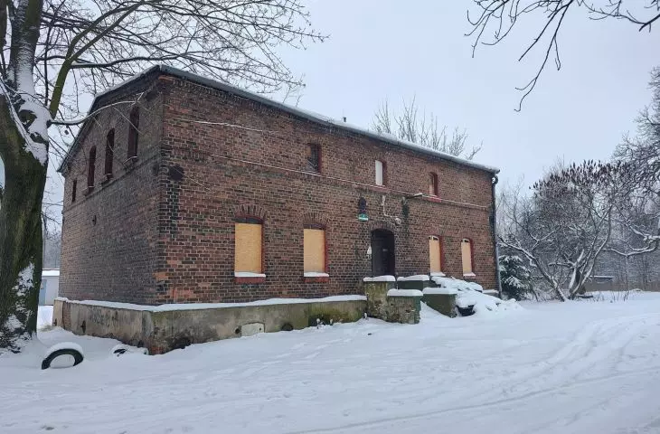 Niewyremontowany budynek