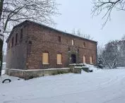 Unrenovated building