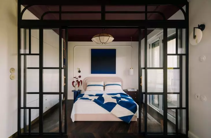 Bedroom with floor in chocolate shade