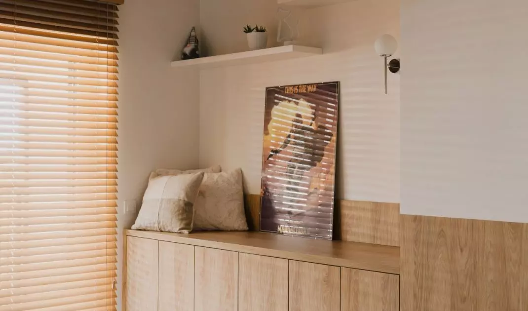 The whole is complemented by cozy textiles
