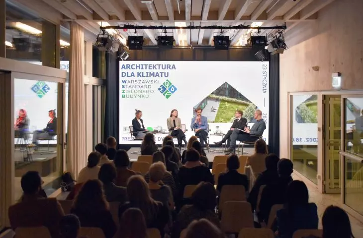 Discussion of the Warsaw Green Building Standard in the ZODIAK pavilion at Warsaw SARP photo by Artur Wosz.