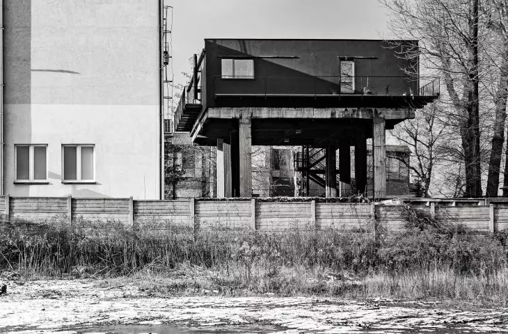 Bolko Loft — adaptacja budynku lampiarni zakładów górniczo-hutniczych na przestrzeń mieszkalną,  Bytom, 2001–2003