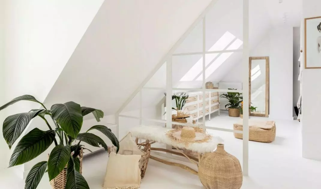 Attic partition wall