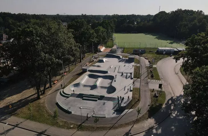 Skatepark betonowy w Zielonce k. Warszawy